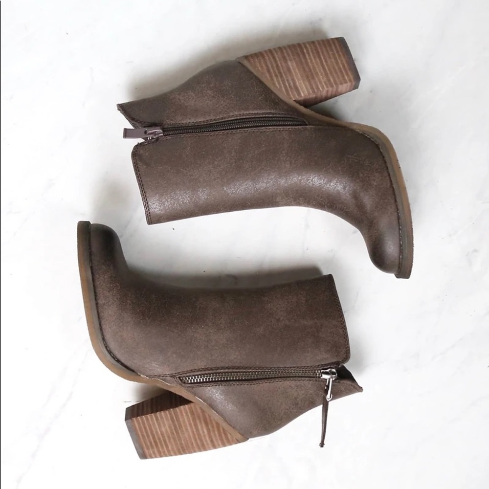 Sbicca Zip Up Ankle Booties